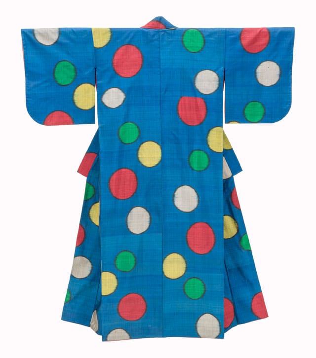 Woman’s Kimono with Large Dewdrops (Japan, early Shōwa period, c. 1935), silk plain weave, stencil-printed weft (yokosŏ-gasuri meisen), purchased with funds provided by Grace Tsao