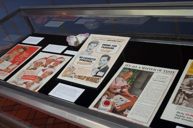 "Selling Smoke" exhibition installation (courtesy  Cushing/Whitney Medical Library, Yale University)