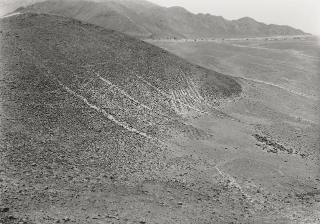 Edward Ranney, Nazca Pampa, 1985. © Ed Ranney
