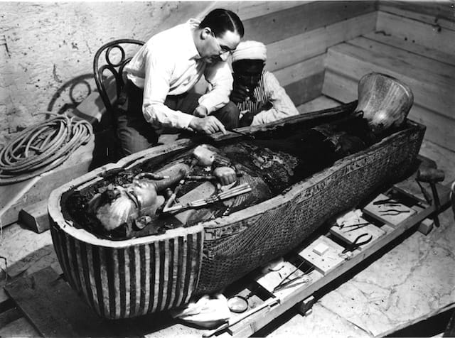 Howard Carter and assistant (c) Griffith Institute, University of Oxford