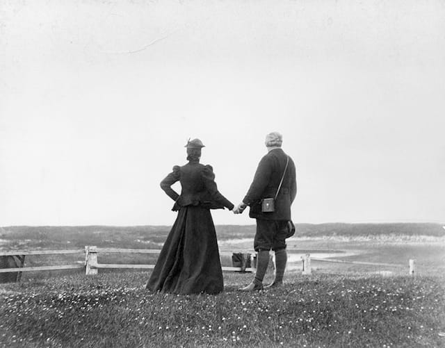 Alexander Graham Bell & his wife Mabel in Nova Scotia (1898) (via Bell Collection)