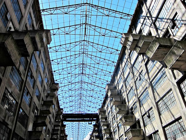 Brooklyn Army Terminal atrium (photo by Allison Meier)