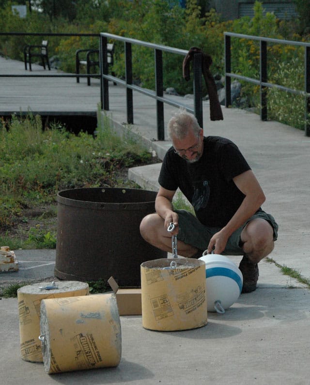 Sean Connaughty handling anchors for the ark (click to enlarge)
