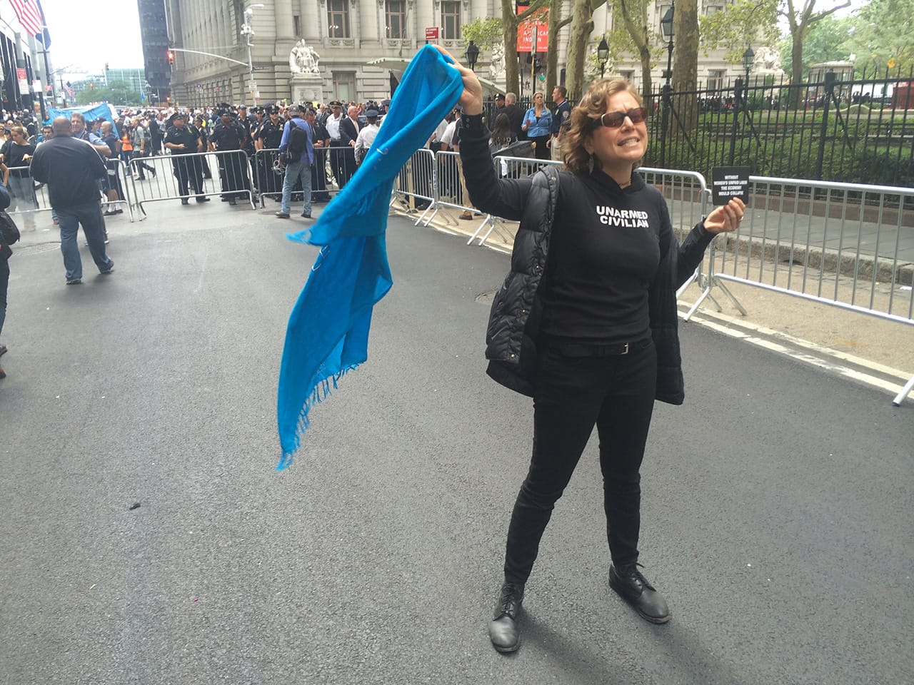 A protester (photo by Hrag Vartanian/Hyperallergic)