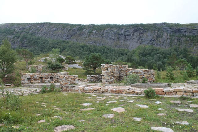 Jan Håfström, “The Forgotten Town” (1996), quartzite, limestone, area: 400 sq m, in cooperation with architect Johan Celsing