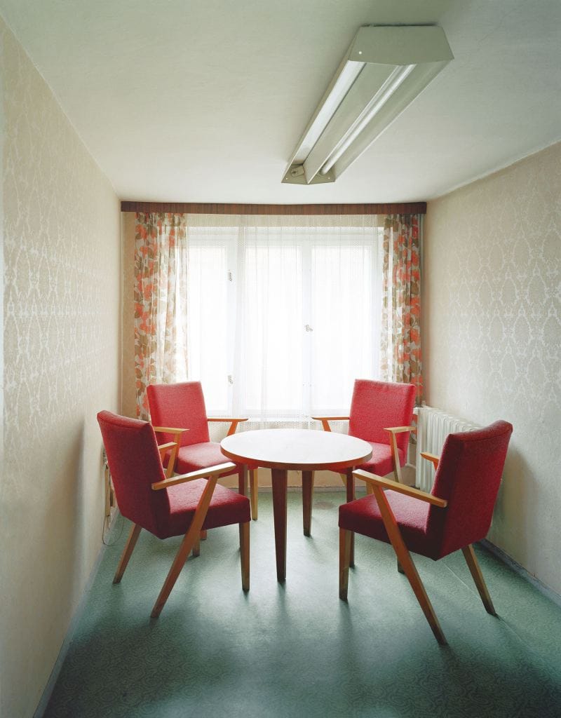 Sonderhaftanstalt Bautzen, Besucherzimmer, 2004 | © Daniel & Geo Fuchs