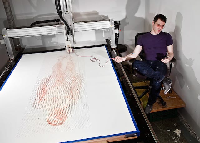 ted-lawson-self-portrait-robotic-blood-machine-designboom-01