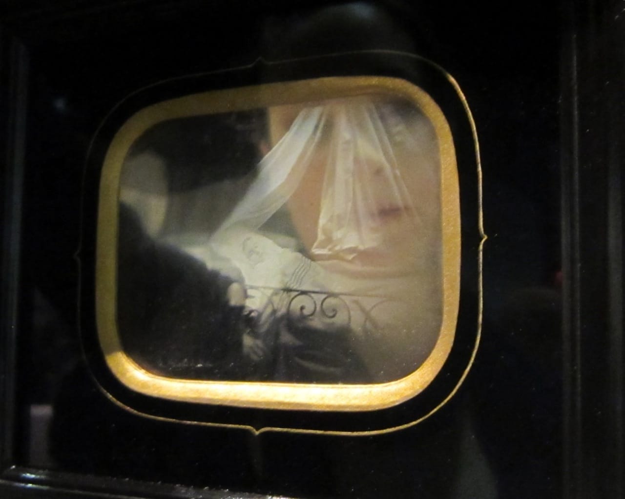 Death Becomes Her: A Century of Mourning Attire