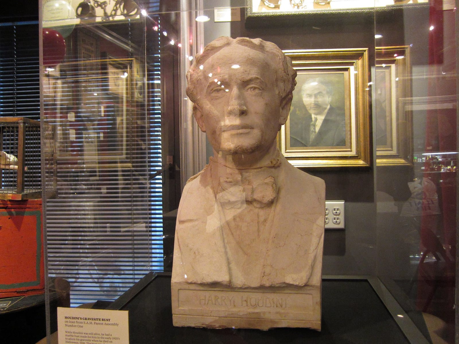 Bust from Houdini's grave in the Houdini Museum