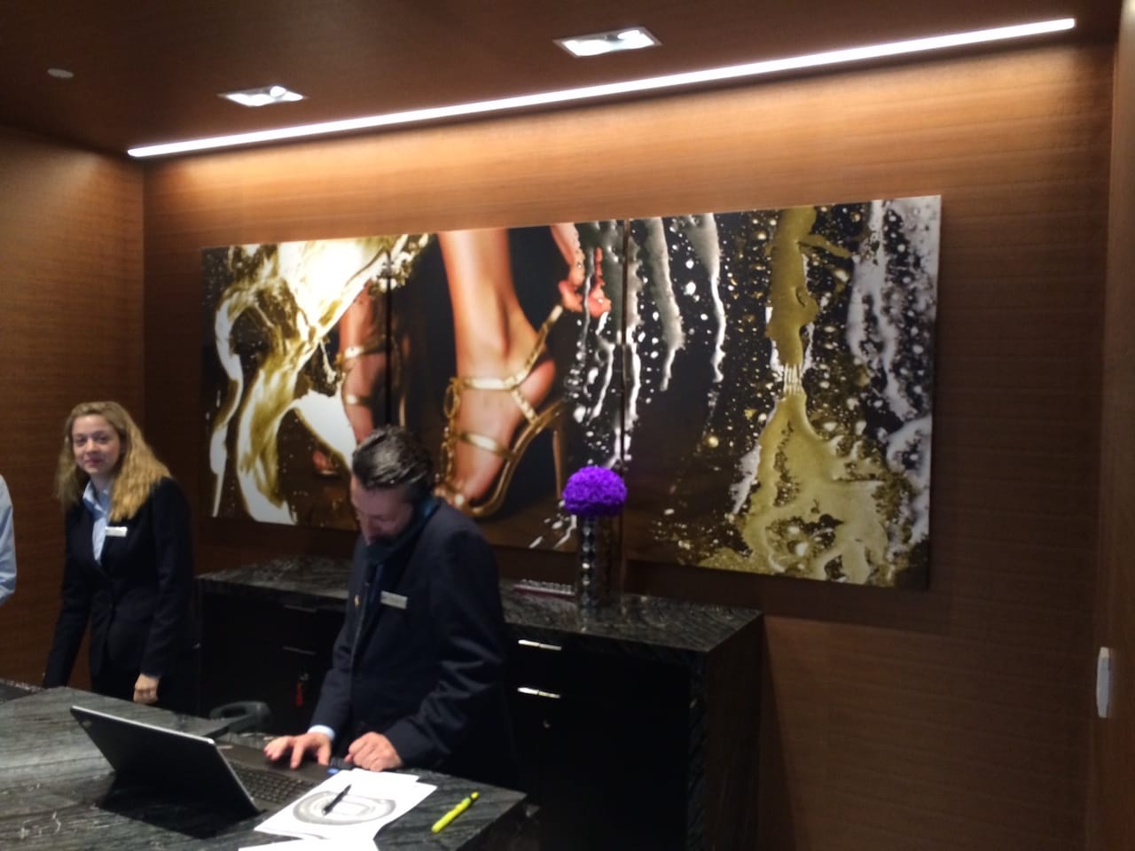 Art in the Loews Hollywood Hotel lobby (photo by Tim Hailand)