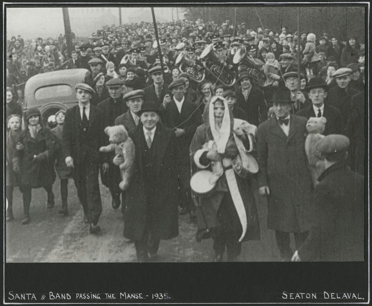 "Santa & band" (1935)