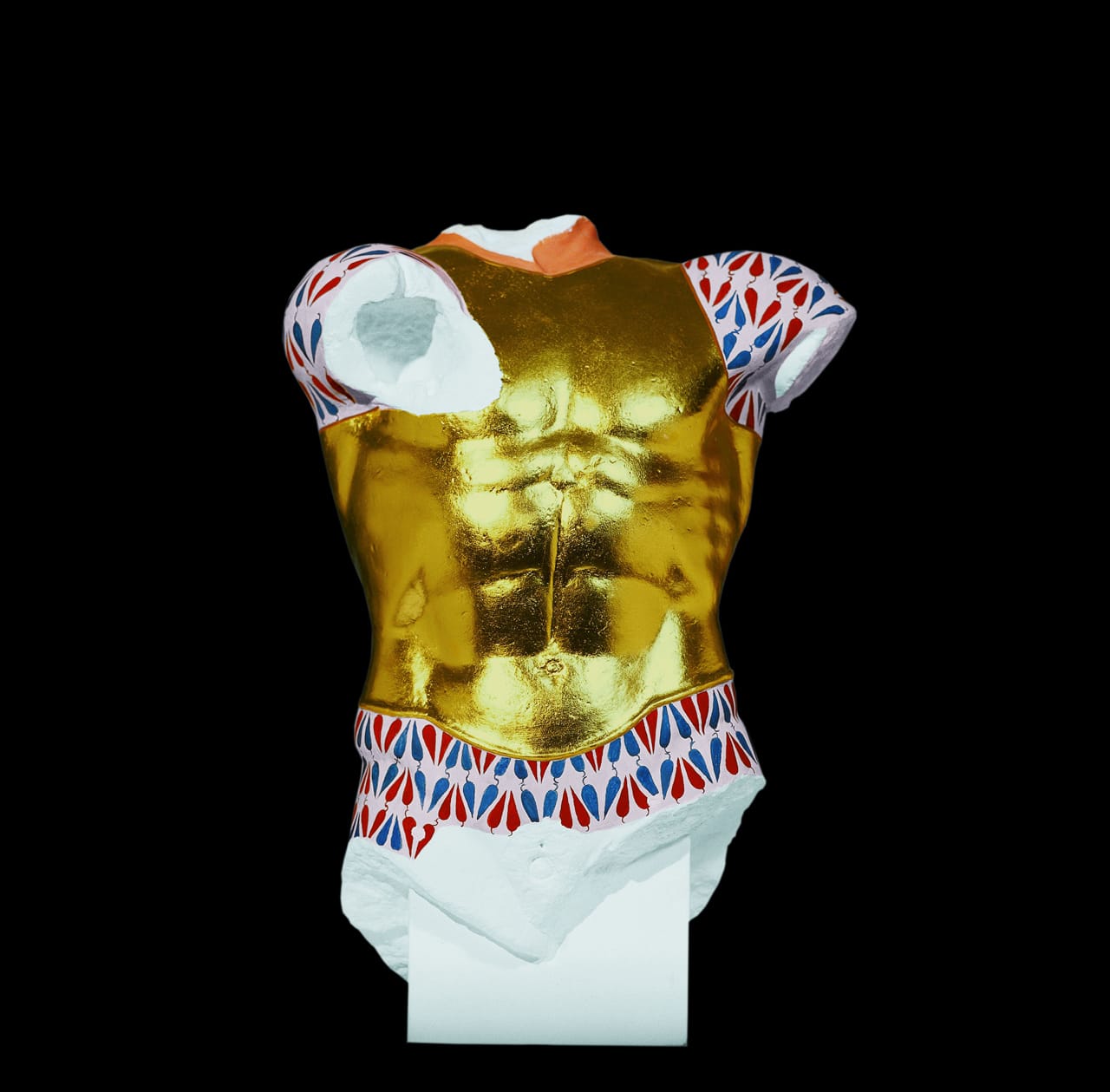 "Cuirass Torso" (reconstruction), Acropolis, 460 BCE (2005), artificial marble, h: 57 cm, Stiftung Archäologie, Munich (all photos by Stephan Eckardt, Ole Haupt; all images courtesy Archaeological Institute Göttingen and Stiftung Archäologie, Munich)