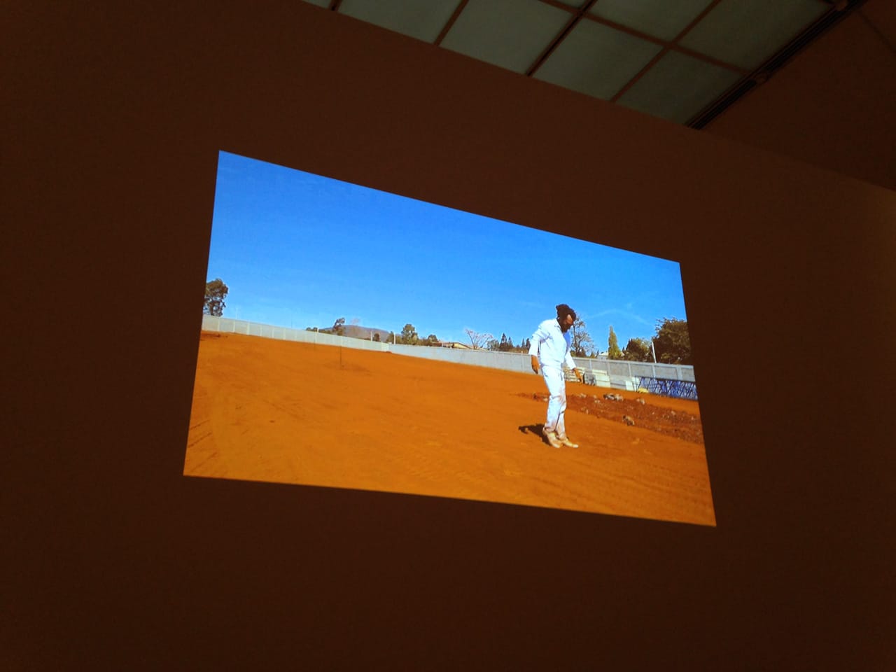 Zachary Fabri, "Mim Andar Avenida Canadá" (I Walk Canadá Avenue, from the 'Mim Minar' series) (2010)