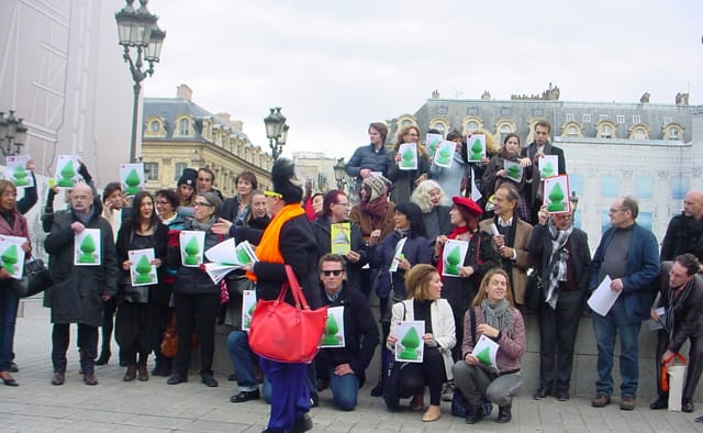 Place Vendôme flash mob