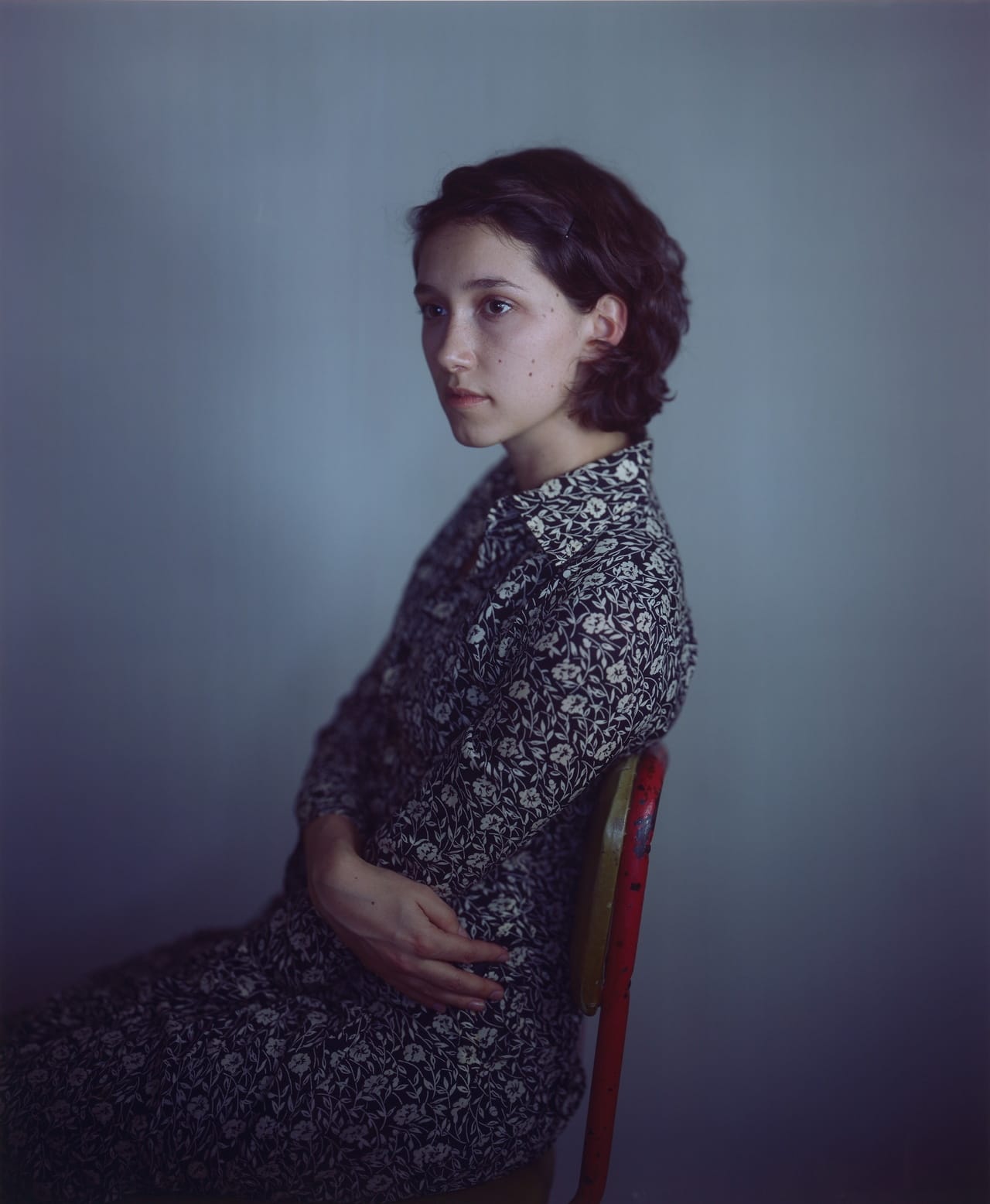 Richard Learoyd, "Nancy flowered dress" (2011), camera obscura Ilfochrome photograph 58 x 48 in (image, sheet & mount), shown at Paris Photo (© Richard Learoyd, courtesy Fraenkel Gallery, San Francisco)