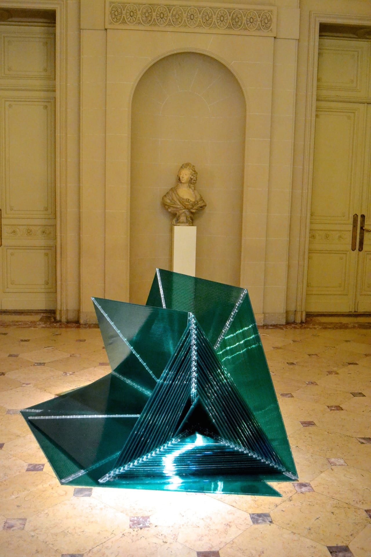 Marta Chilindron “Green Pyramid” (2006), twin wall polycarbonate, dimensions variable, closed: 48 x 41 ½ x 39 in