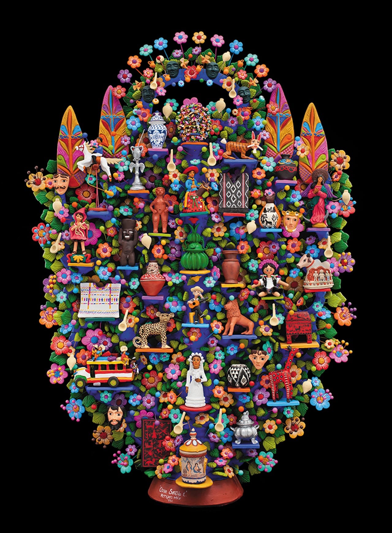 Óscar Soteno Elías. Artisan Tree of Ibéroamerica, 2012. Molded clay, modeled with raised clay applications and polychrome in  cold. Metepec, Estado de Mexico, Mexico. Image Courtesy of Fomento Cultural Banamex, A.C.