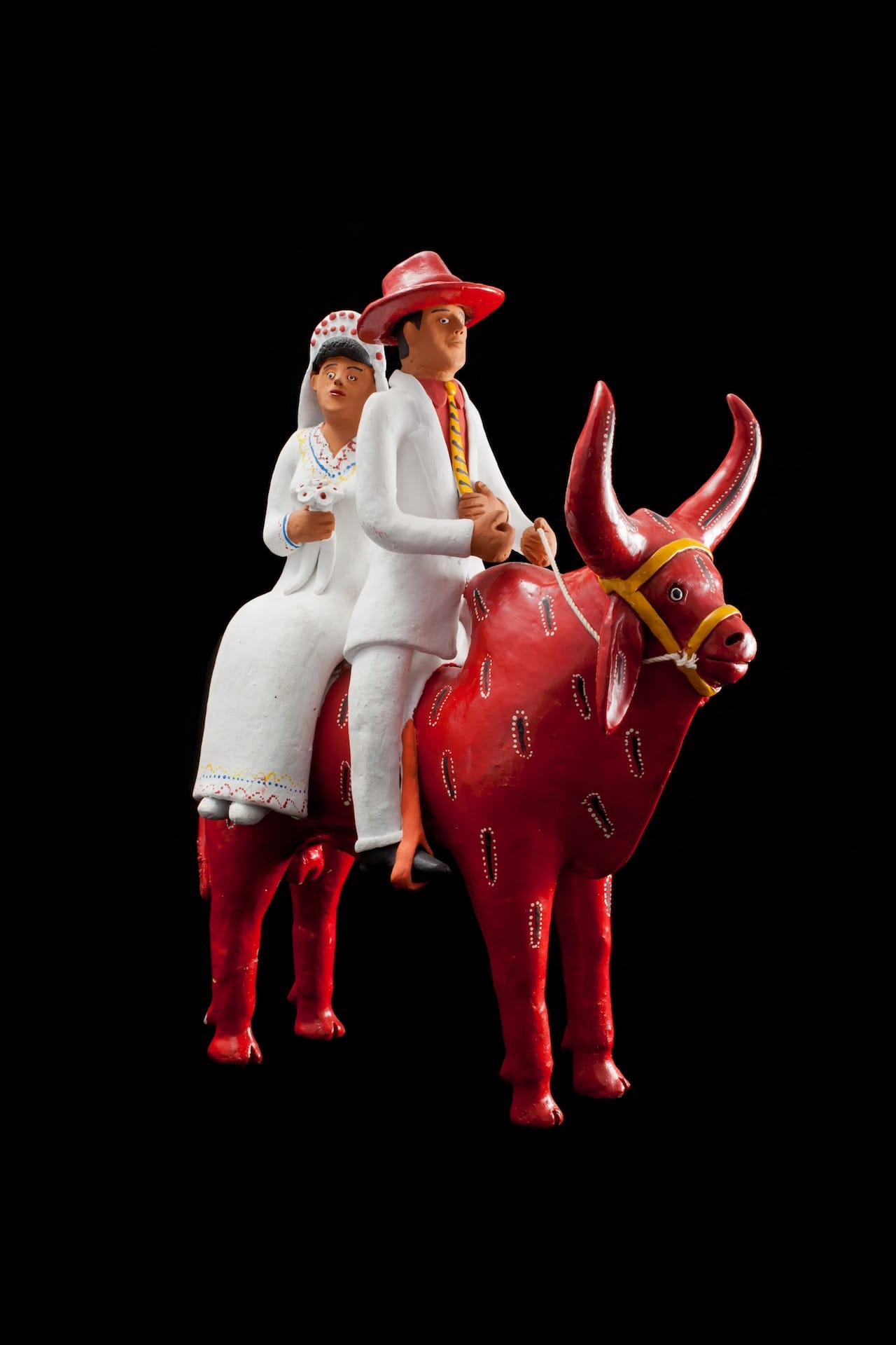 . Manuel Eudócio Rodrigues. Couple Riding an Ox, 2008. Modeled clay, polychromed after firing. Alto do Moura, Caruaru, Pernambuco, Brazil. Image Courtesy of Fomento Cultural Banamex, A.C.