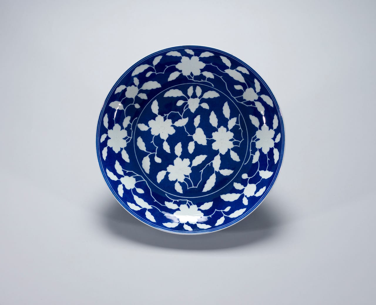 Chinese, "Dish with Design of Gardenia Sprays," early 18th century