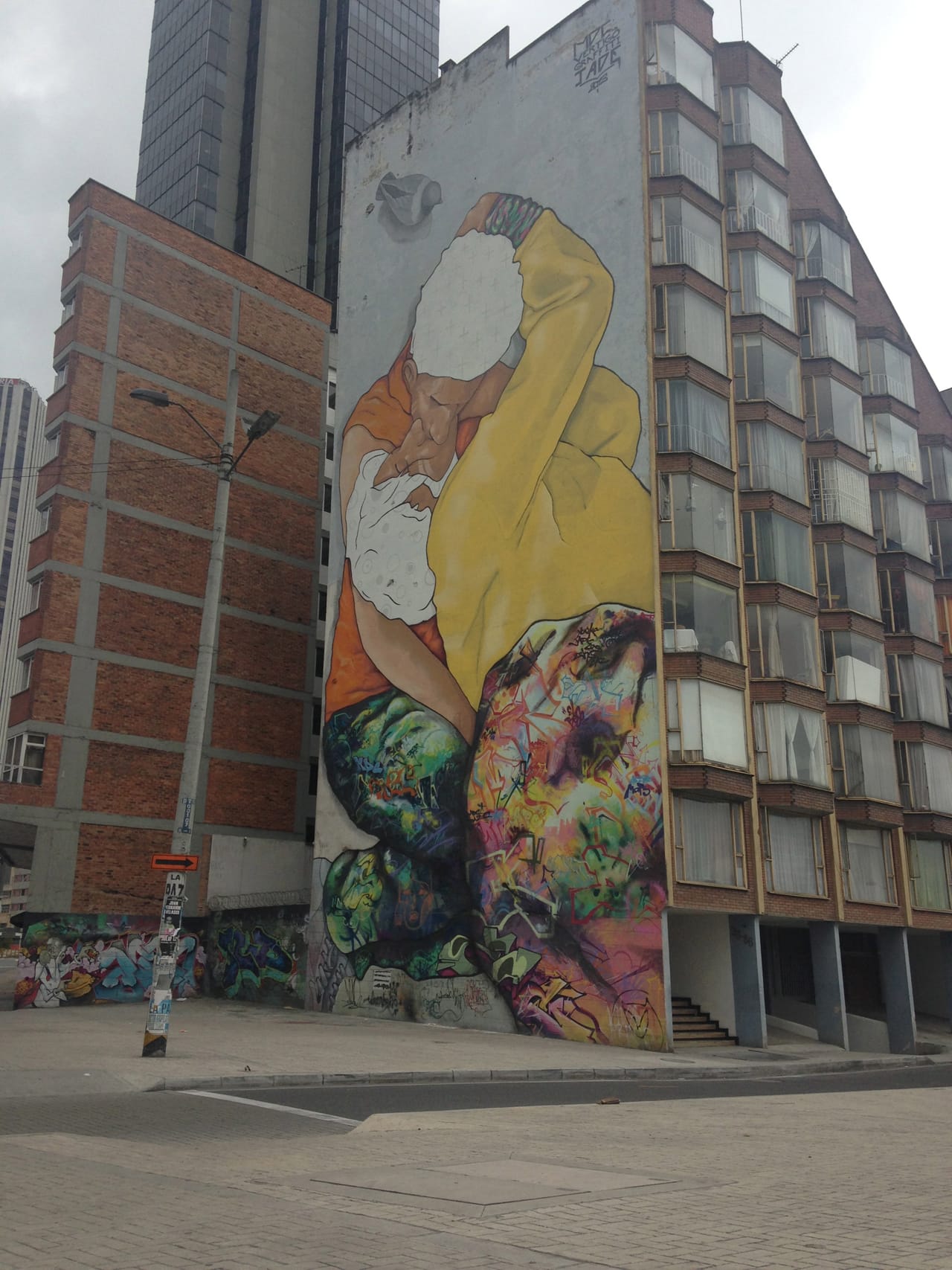 "El Beso de los Invisibles" mural, to which Zas contributed (click to enlarge)