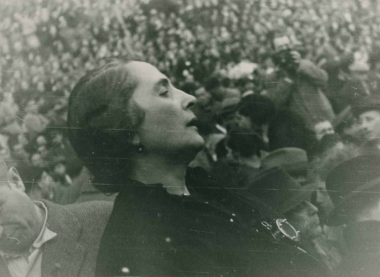 Anonymous photographer - La Pasionaria, Dolores Ibarruri - Spanish War, 1936