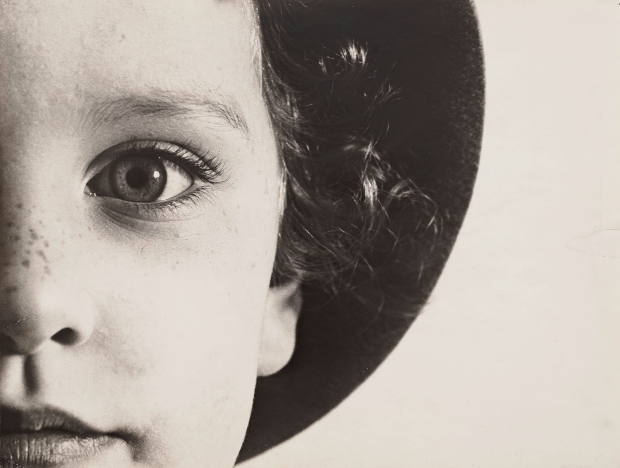 Max Burchartz (German, 1887–1961). Lotte (Eye). 1928. Gelatin silver print. 11 7/8 x 15 3/4″ (30.2 x 40 cm). The Museum of Modern Art, New York, Thomas Walther Collection. Acquired through the generosity of Peter Norton © 2014 Artists Rights Society (ARS), New York / VG Bild-Kunst, Bonn All photos courtesy of the Museum of Modern Art