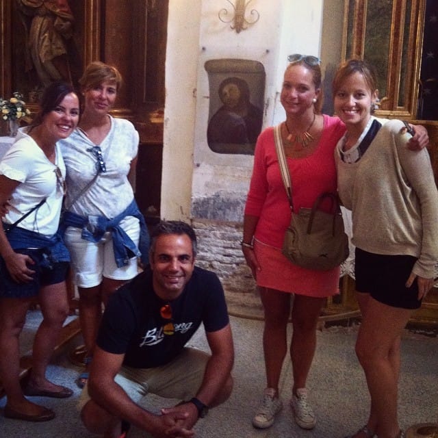 Tourists visit Beast Jesus (photo by @nataliagmarin/Instagram)