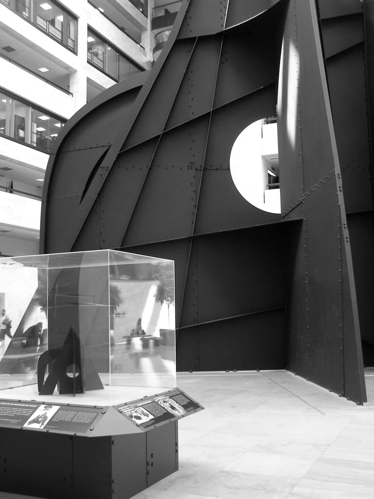 Alexander Calder's model for "Mountains and Clouds" alongside the finished sculpture (photo by mystuart/Flickr)