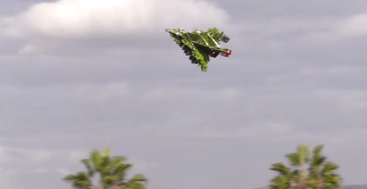 Otto Dieffenbach's flying Christmas tree (YouTube screenshot by the author)