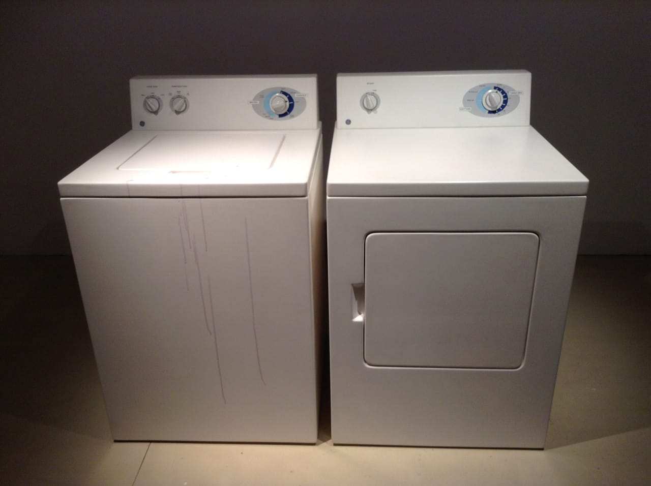 Kaz Oshira, "Washer/Dryer 3" (2005)