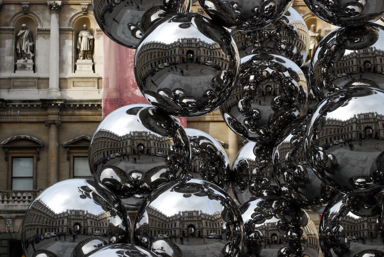 An Anish Kapoor sculpture in the courtyard of the Royal Academy in London in 2009 (photo by Alan Trotter/Flickr)