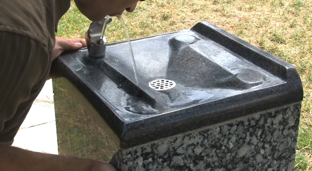 Detail of Michael Asher, "untitled" (1991) (screenshot of Stuart Collection video)