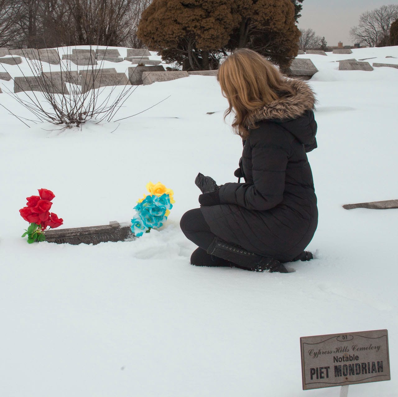 The author visiting the grave of Piet Mondrian (photograph by Zarif Taufiq)