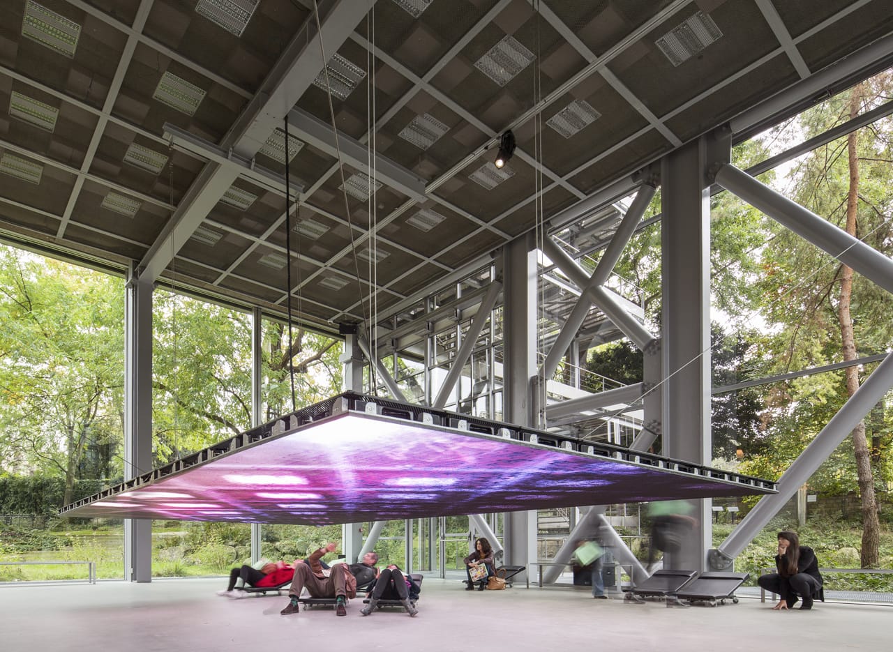 View of right gallery in Musings on a Glass Box Photo © Luc Boegly