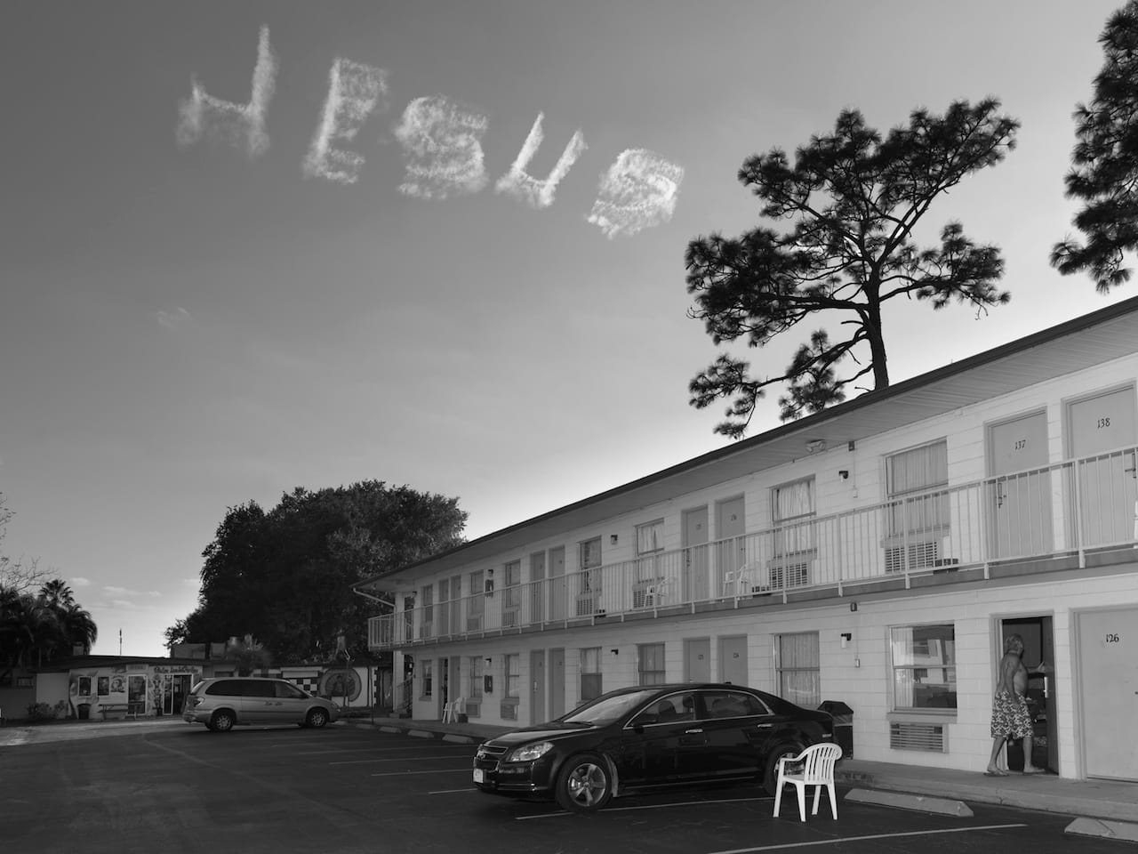 Alec Soth, "The Key Hotel". Kissimmee, Florida, 2012. Pigment print, 30 x 40 inches