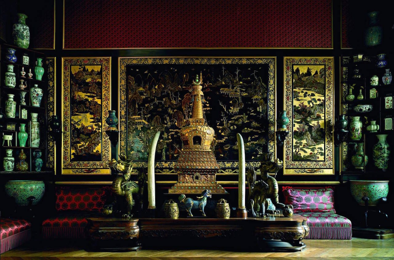 Objects that once belonged to Empress Eugenie, in the Chinese Museum at the Château de Fontainebleau (Photo © Château de Fontainebleau)