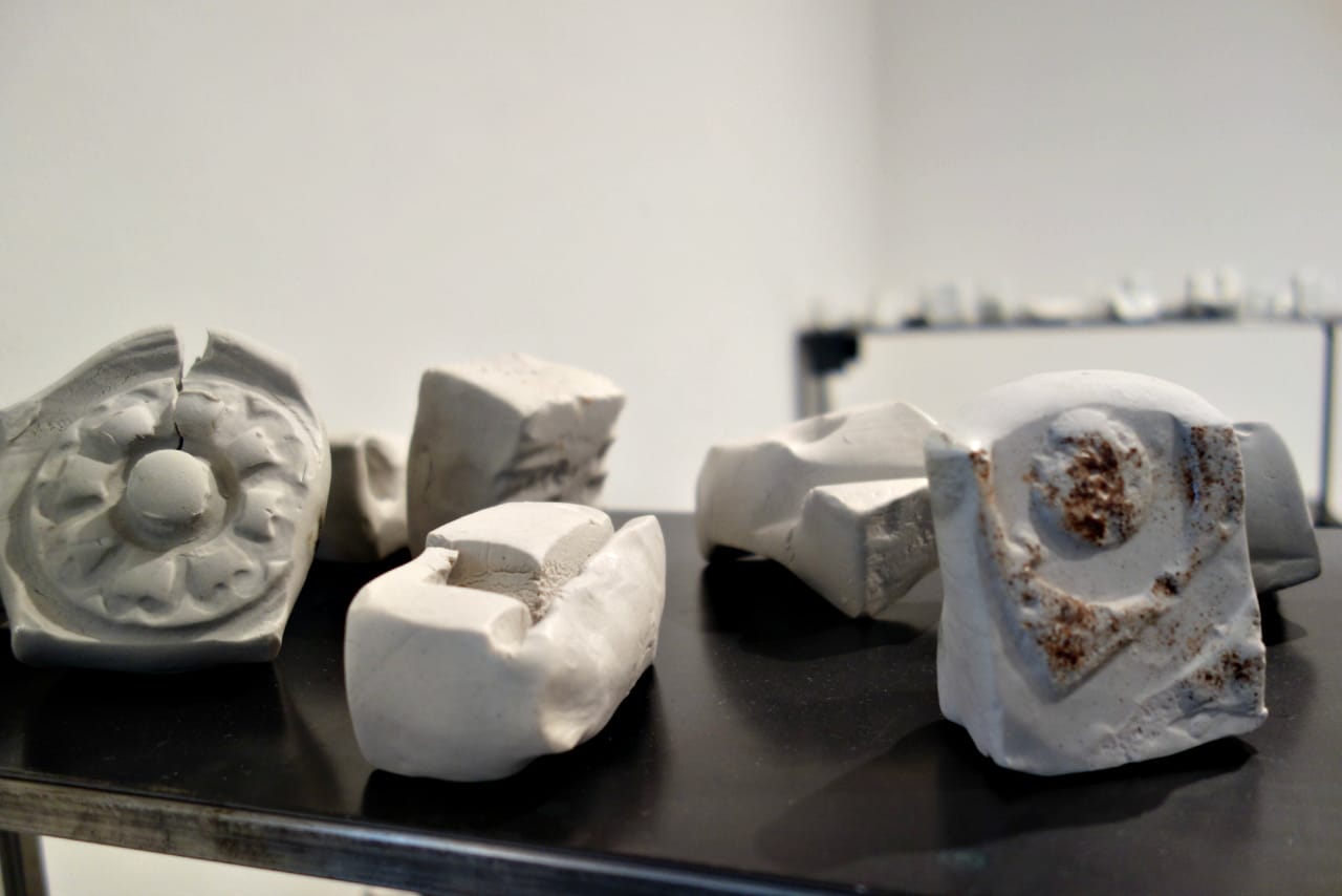 'Shifting Impressions' at Cuchifritos (photo by the author for Hyperallergic)