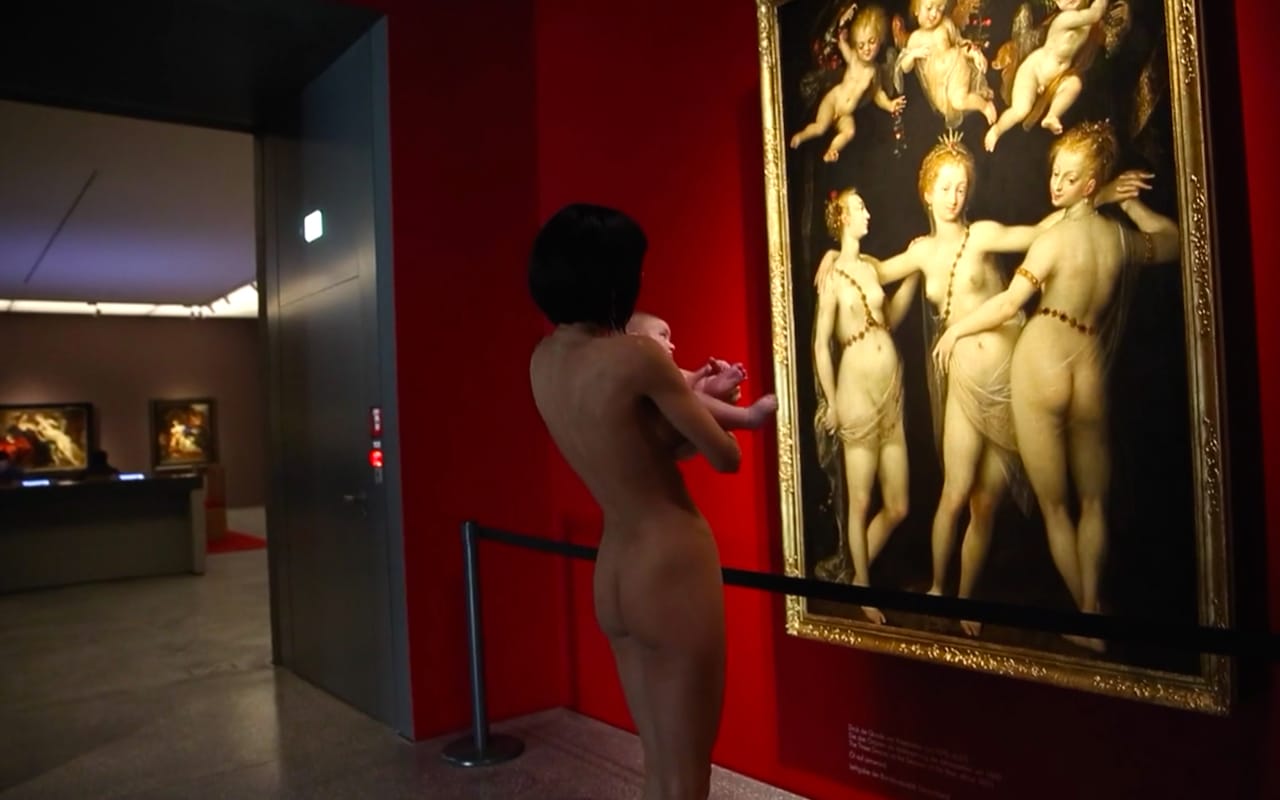 Still from Miro Moiré's "How little abstraction can art tolerate?" (2015) (video screenshot by the author)