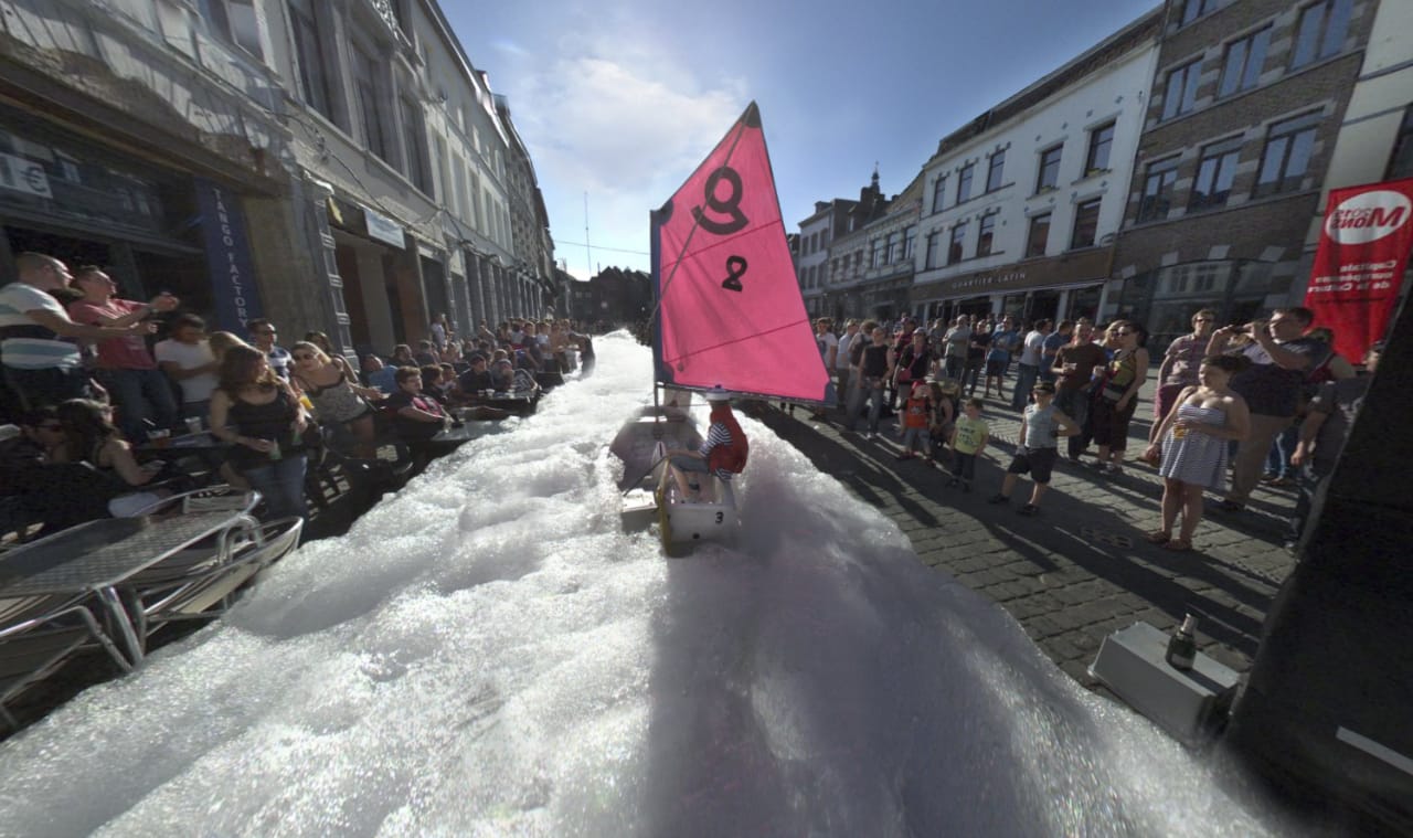 Boating on a bubble river in 'Mons Street Review'