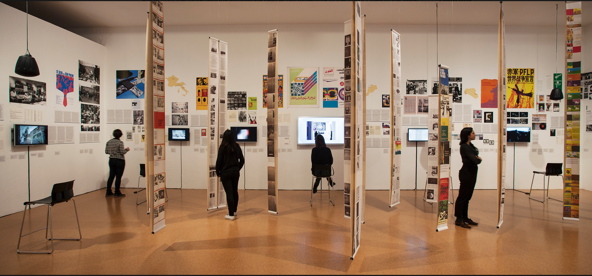'Past Disquiet. Narratives and ghosts from the International Art Exhibition for Palestine, 1978' exhibiton views, 2015. (photo: La Fotogràfica, via MACBA)