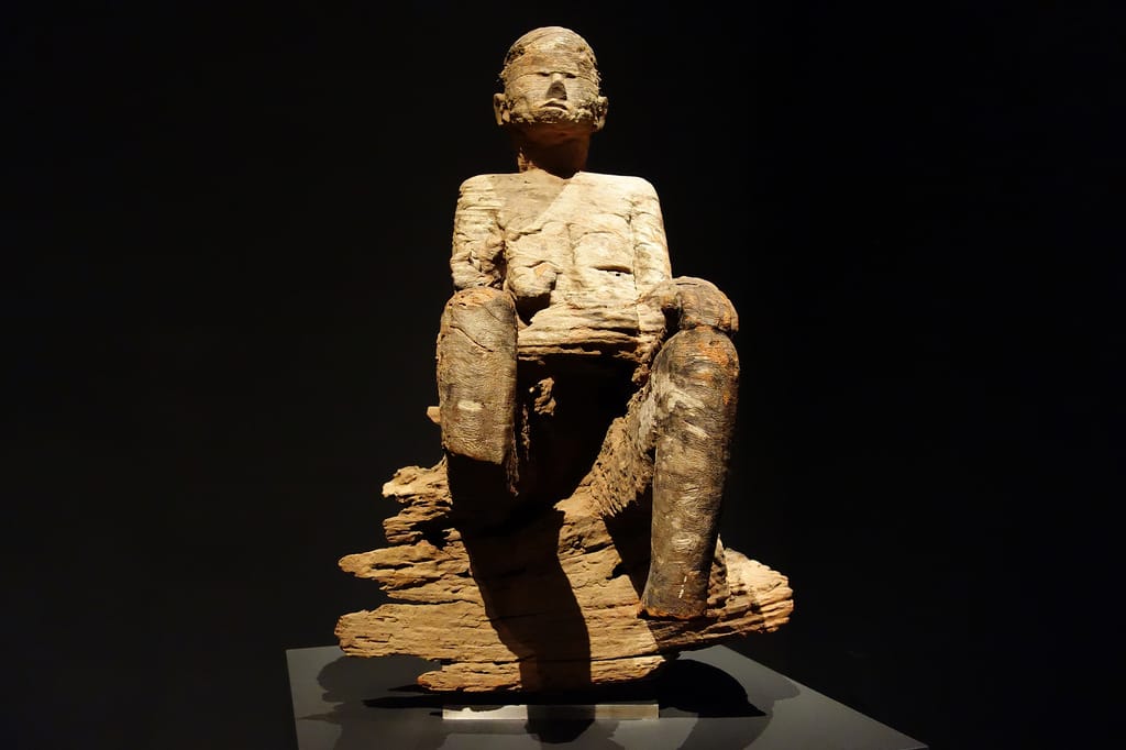 Installation view of 'Warriors and Mothers: Epic Mbembe Art' at the Metropolitan Museum of Art (photo by the author for Hyperallergic)