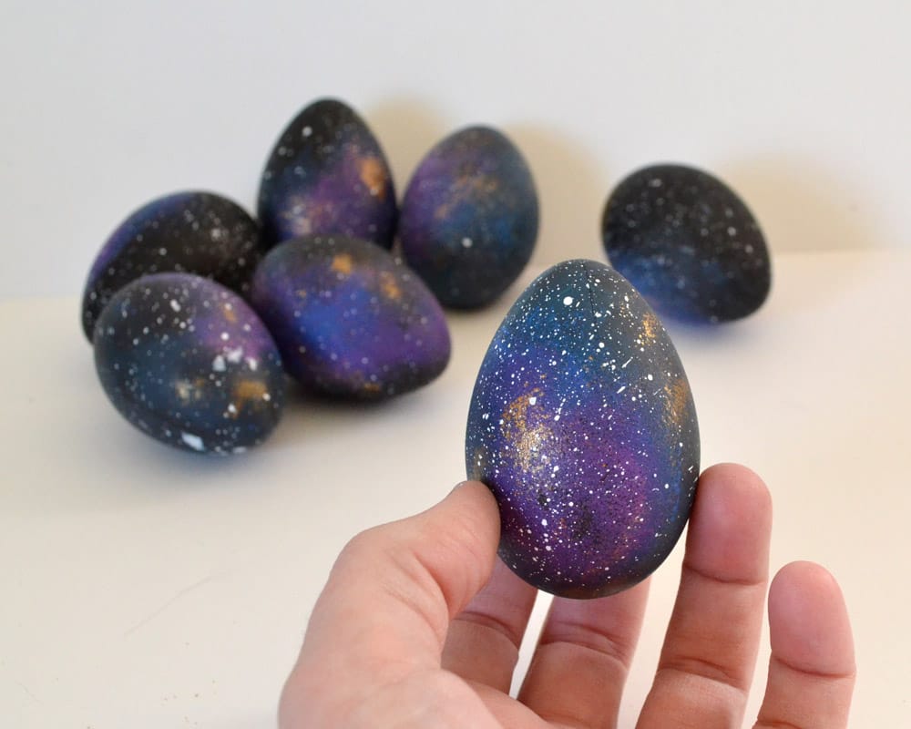 Just in time for Easter … Allison Murray has created a fun tutorial to paint eggs that look like galaxies. (via Colossal)