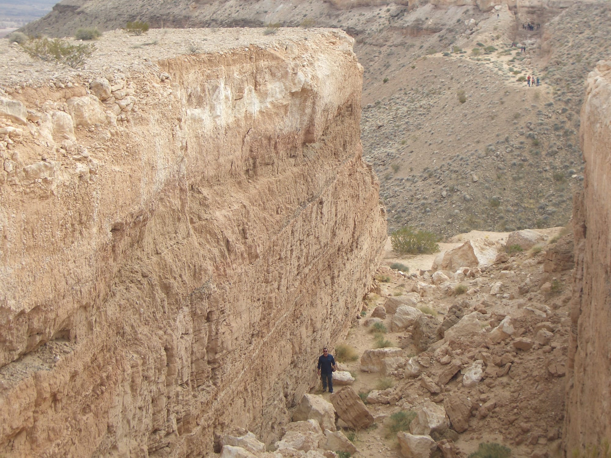 Image of part of Michael Heizer’s “Double Negative” (1969). (source: http://en.wikipedia.org/wiki/Double_Negative_%28artwork%29#/media/File:Double_Negative_Artwork.jpg)