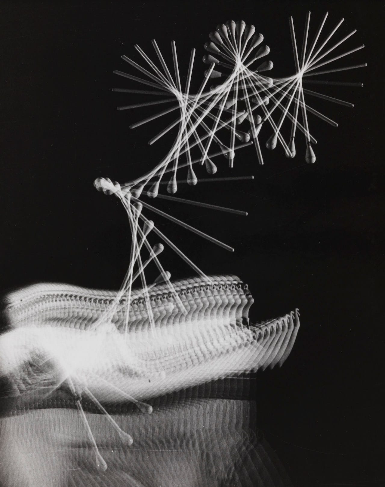 The Flight of a Baton, 60 Flashes per Second, 1953 - Black & White ©Harold Edgerton, MIT, 2015, courtesy of Palm Press, Inc.