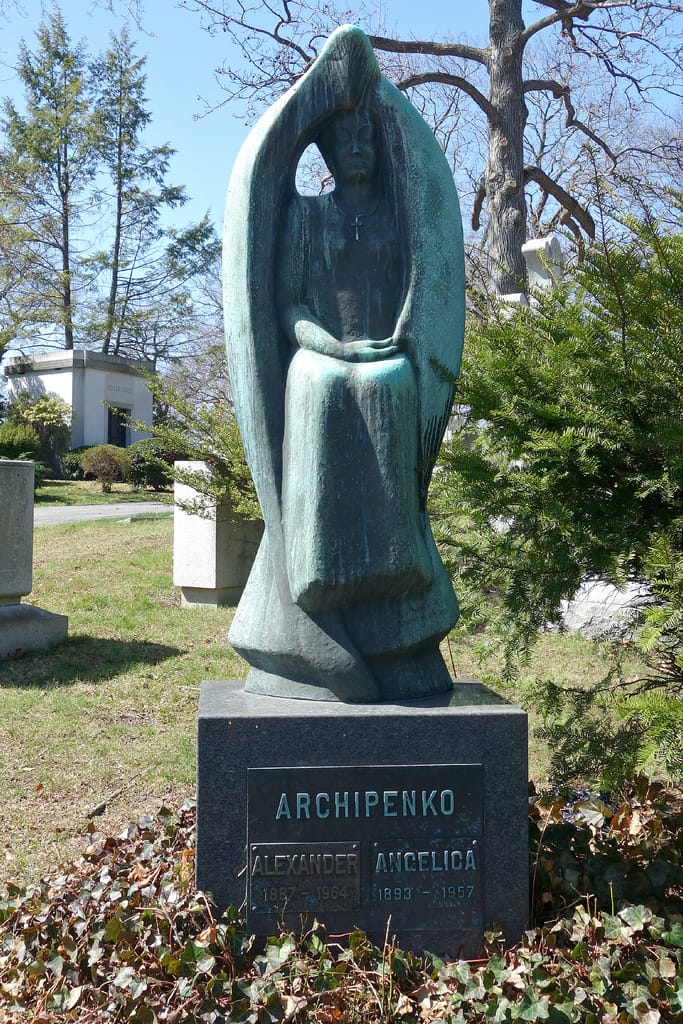 Archipenko Angel in Woodlawn Cemetery