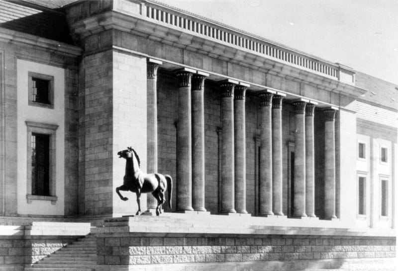 One of Josef Thorak's bronze horse sculptures outside the Reich Chancellery in Berlin in 1939 (photo courtesy German Federal Archives, via Wikimedia Commons)