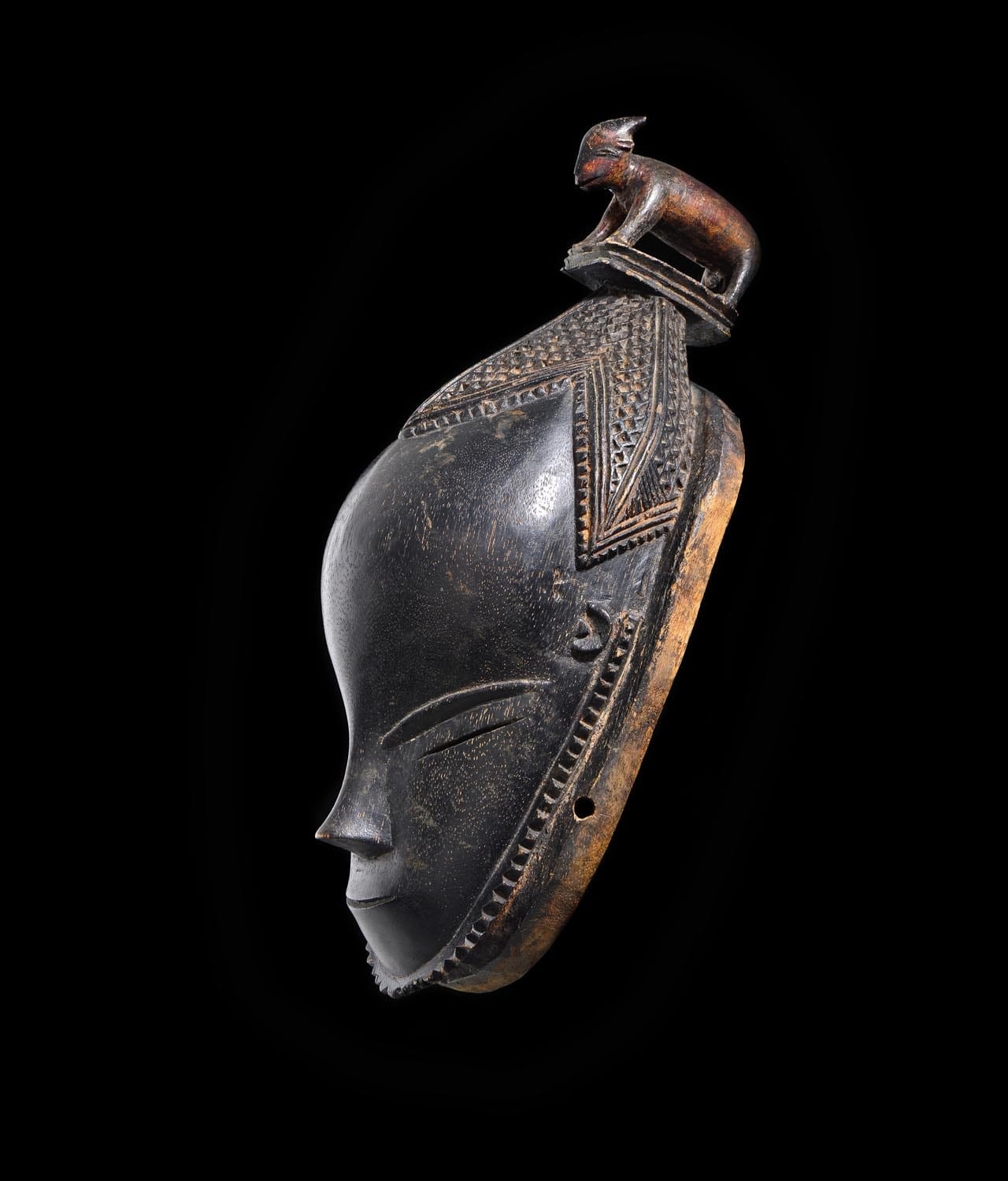 Masque avec animal (bélier)