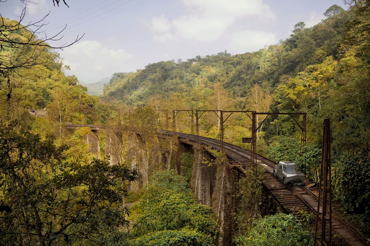 Ivan Puig and Andrés Padilla Domene, "SEFT-1 over Metlac bridge" (January 25, 2011) (courtesy SEFT-1)