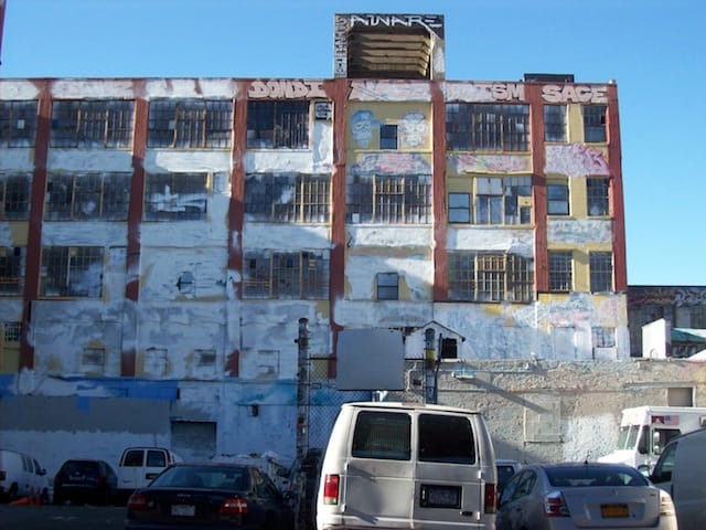 5Pointz the morning after it was whitewashed on November 19, 2013 (photo by Tiernan Morgan for Hyperallergic)