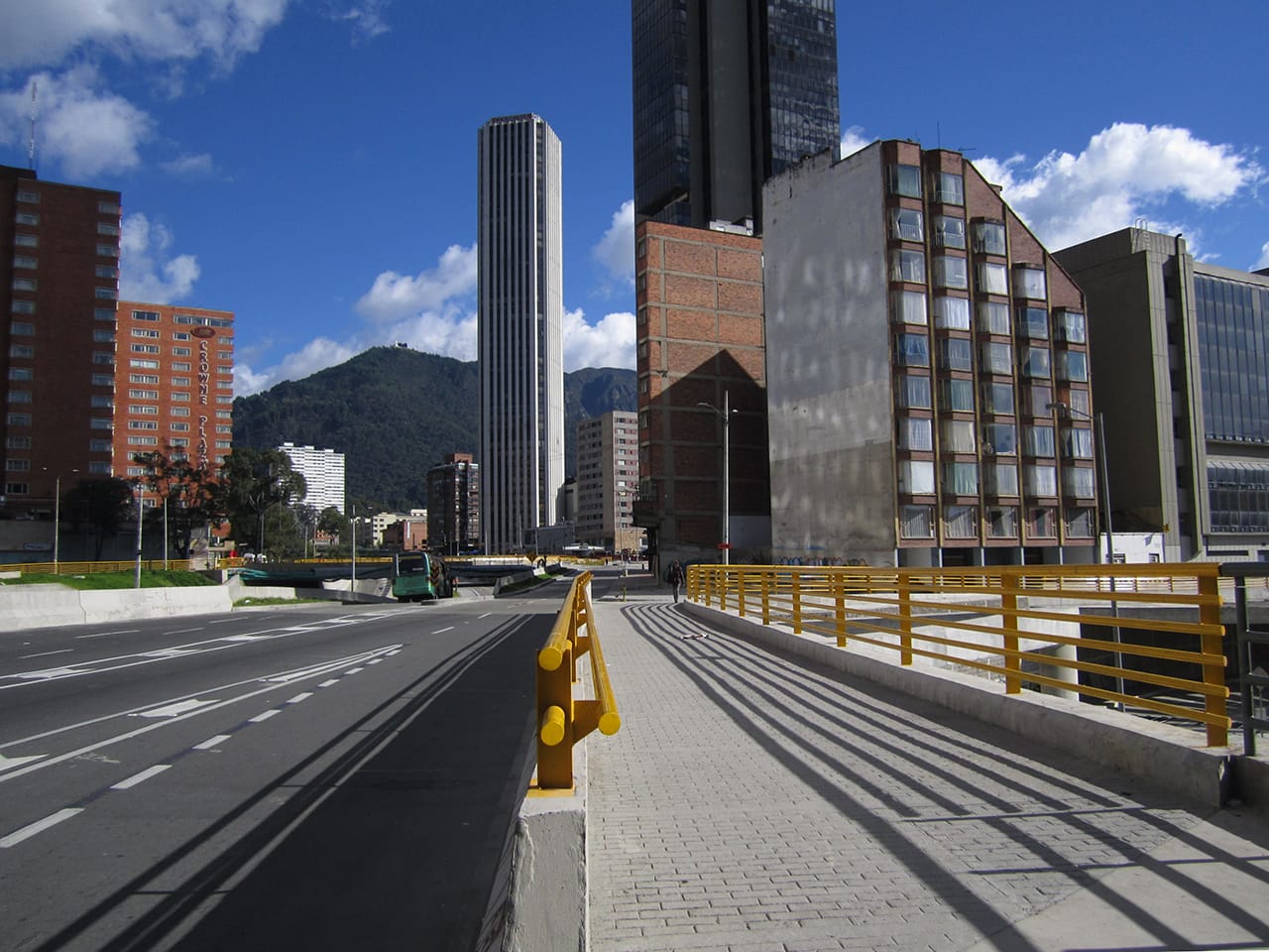 El Dorado Avenue in Bogotá (photo by Pedro Felipe/Wikipedia)